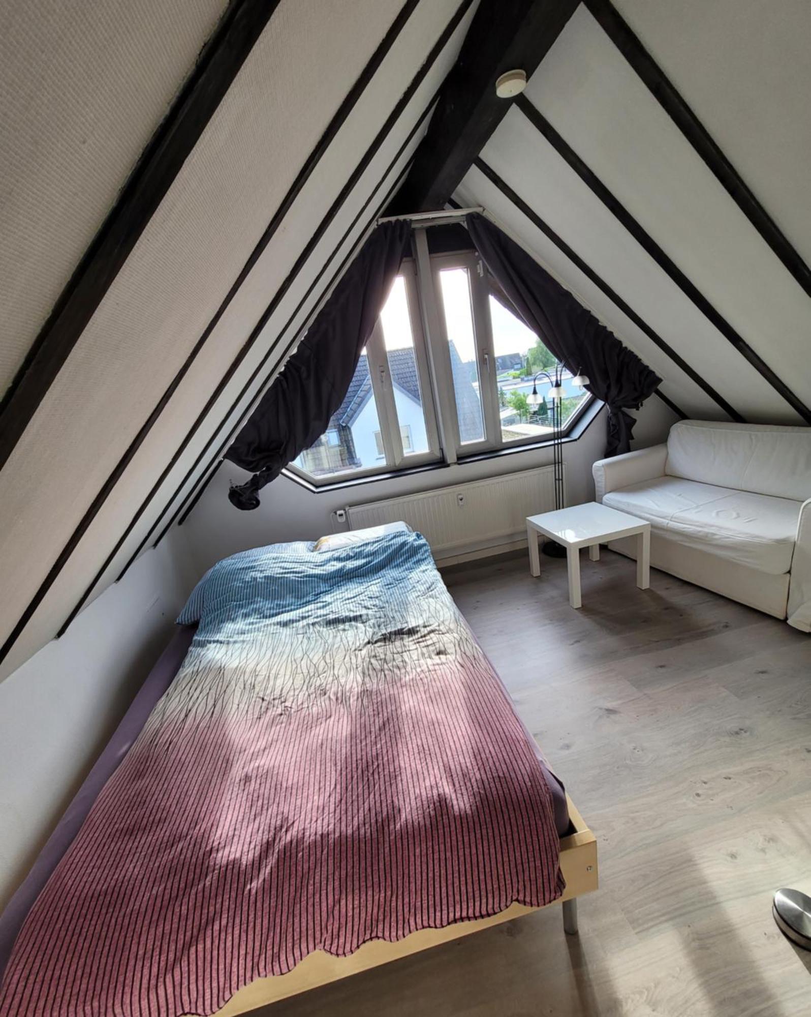 Appartement Messezimmer Am Thewissenweg *