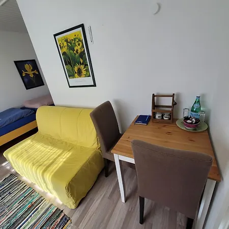 Appartement Messezimmer Am Thewissenweg *
