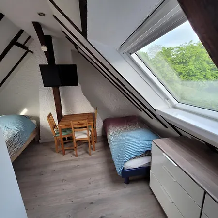 Appartement Messezimmer Am Thewissenweg *