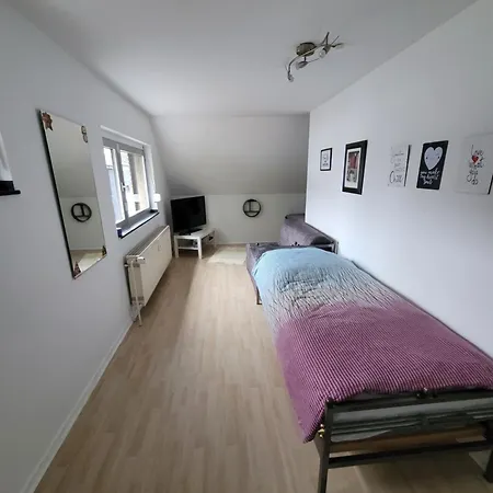Apartment Messezimmer Am Thewissenweg Düsseldorf