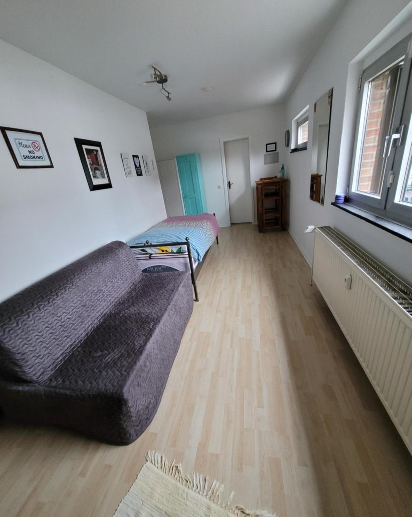 Messezimmer Am Thewissenweg Dusseldorf